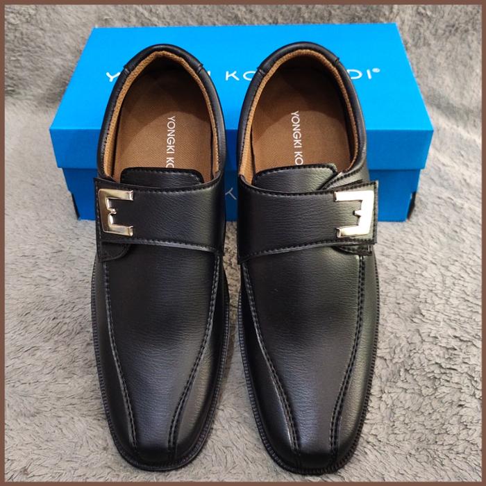 SEPATU PANTOFEL. SEPATU KANTOR PRIA. SEPATU YONGKI KOMALADI. SEPATU