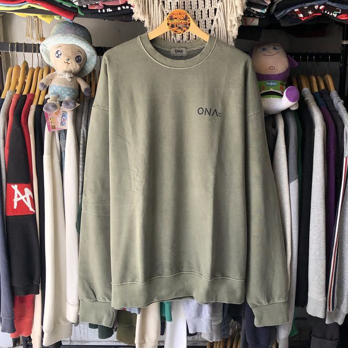 ONA BASEMENT CREWNECK JAKET SECOND THRIFTTING COWOK CEWEK MURAH