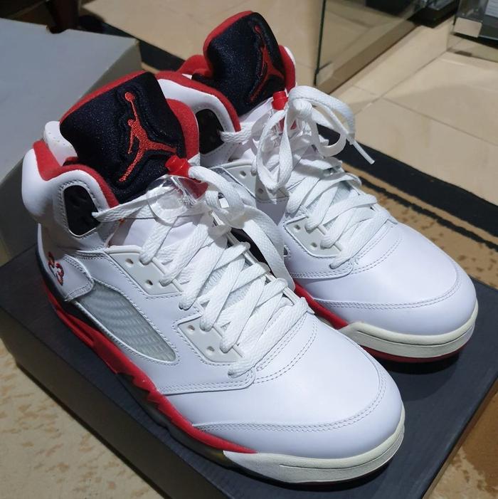 AIR JORDAN 5 FIRE RED AUTHENTIC 100% SNEAKERS MURAH