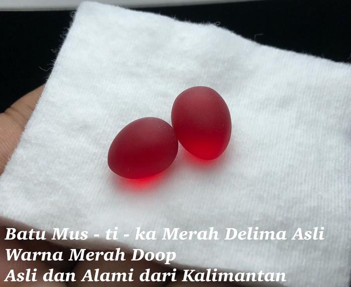 Batu Delima Merah Dop Asli dari Kalimantan Sepasang