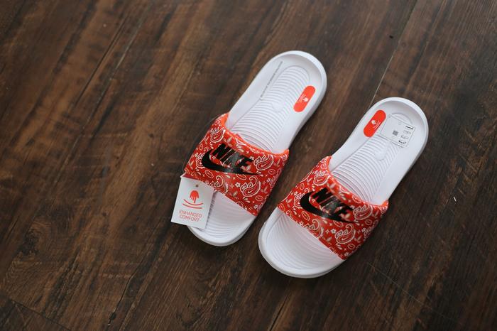 Nike Victory One Slide Print