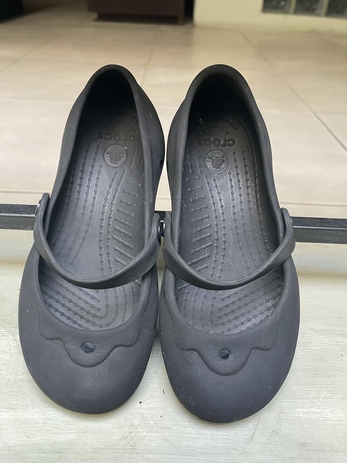 preloved crocs anak
