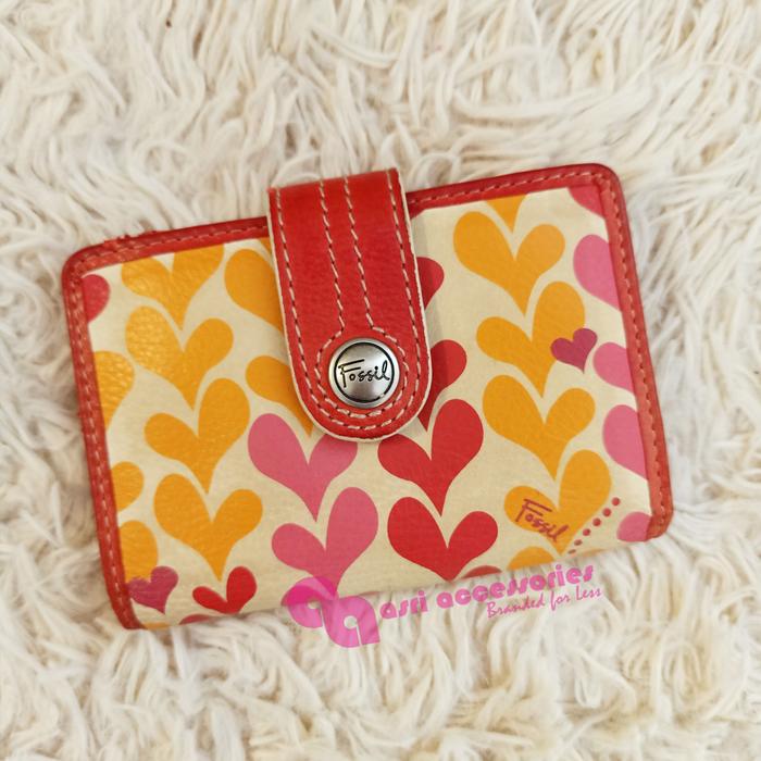 Preloved Fossil Weekender Bifold Wallet Medium Dompet Red Heart