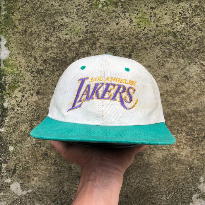 Topi NBA LAKERS VINTAGE bekas thrift second nba new era vtg nfl WOOL