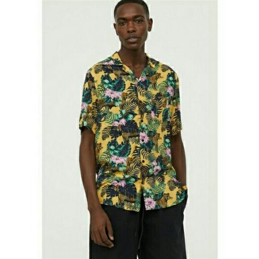 KEMEJA PRIA RAYON LEOPARD PRIND YELLOW RESORT VISCOSE SHIRT PANTAI HM12