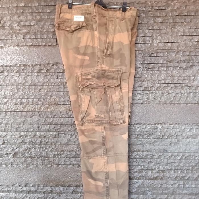 abercrombie & fitch cargo