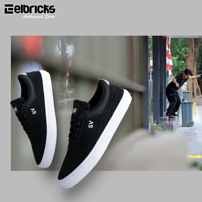 SV Footwear Playcourt Black White Original