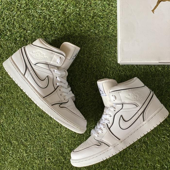 AIR JORDAN 1 MID IRIDESCENT REFLECTIVE WHITE AUTHENTIC ORIGINAL 100%
