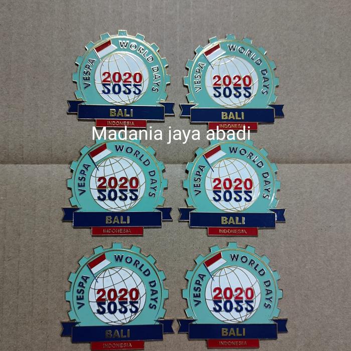 pin custom kuningan / lencana pin custom kuningan / pin motor vespa