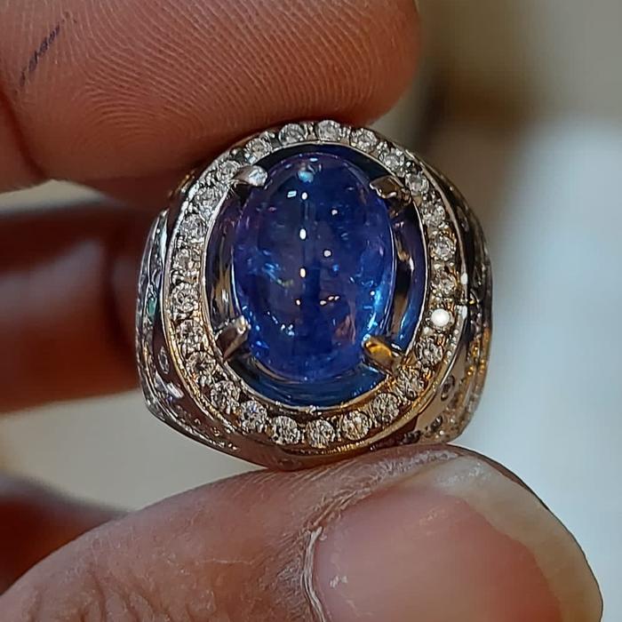 natural blue tanzanite