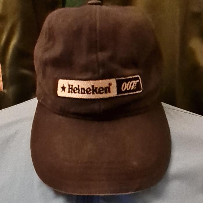 Topi Haineken James Bond