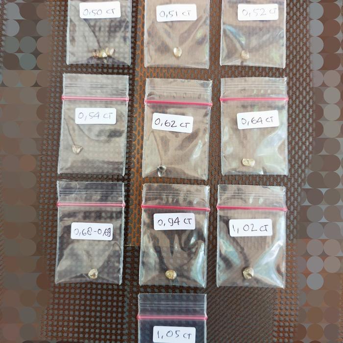 Intan mentah / berlian mentah /intan lantakan asli banjar 0,50-1,05 ct