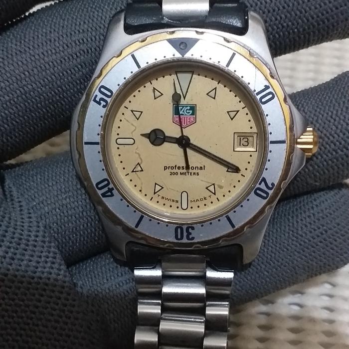 Tag Heuer Professional 200M