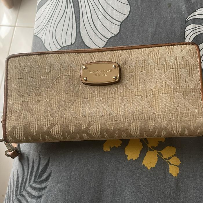 preloved dompet michael kors authentic