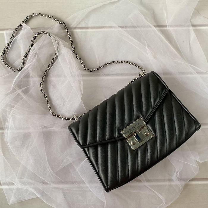 Tas mk rose medium flap shoulder Warna black/silver