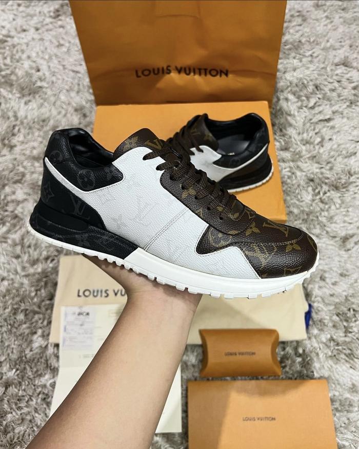 LV RUNAWAY SNEAKERS AUTHENTIC ORIGINAL SNEAKERS 100%