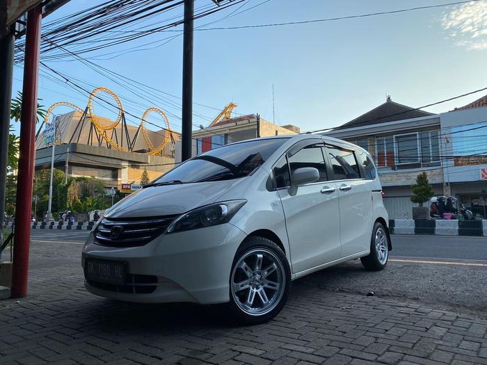 modifikasi velg mobil honda freed pakai velg hsr ring 17