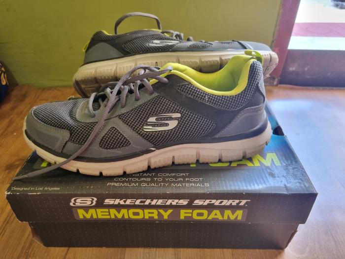 Sneakers / Sepatu Skecher Memory Foam (Original)