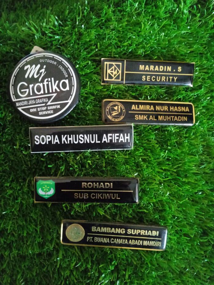 cetak nama dada kuningan lapis resin