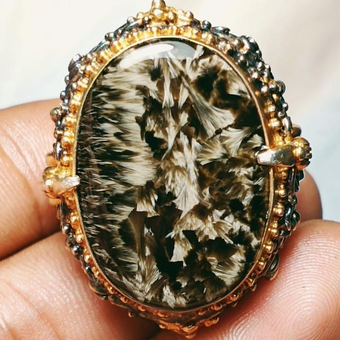 Bulu Macan / Basaltic / Basaltic Tiger Glass / bulu macan Lumajang