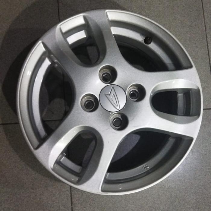 Velg Agya Ayla.