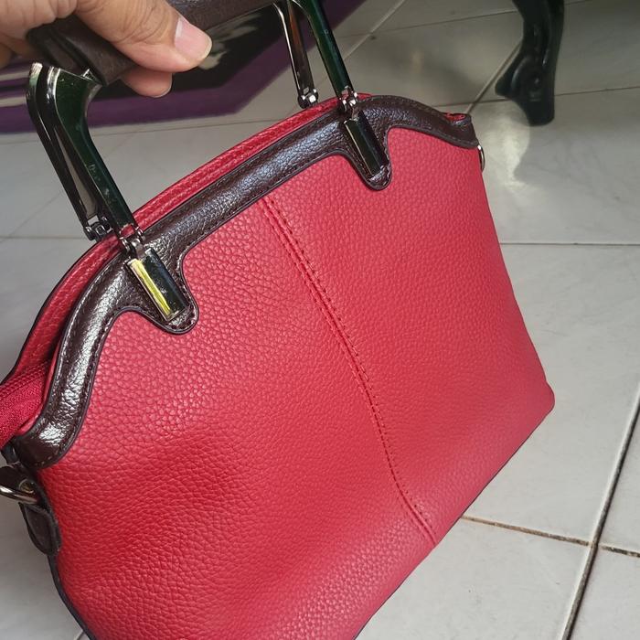 Tas Bekas Batam Merah