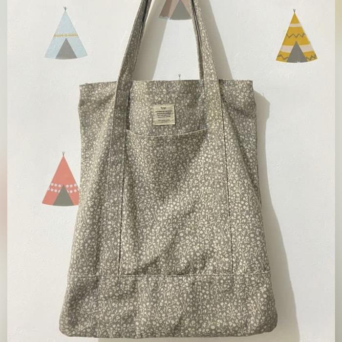 Tote bag typo