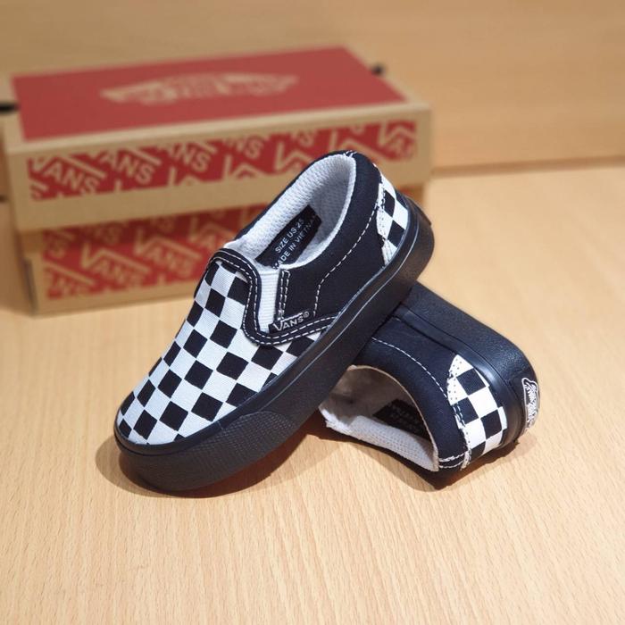 Sepatu Anak laki laki slip on vans checkerboard hitam putih VANS CATUR