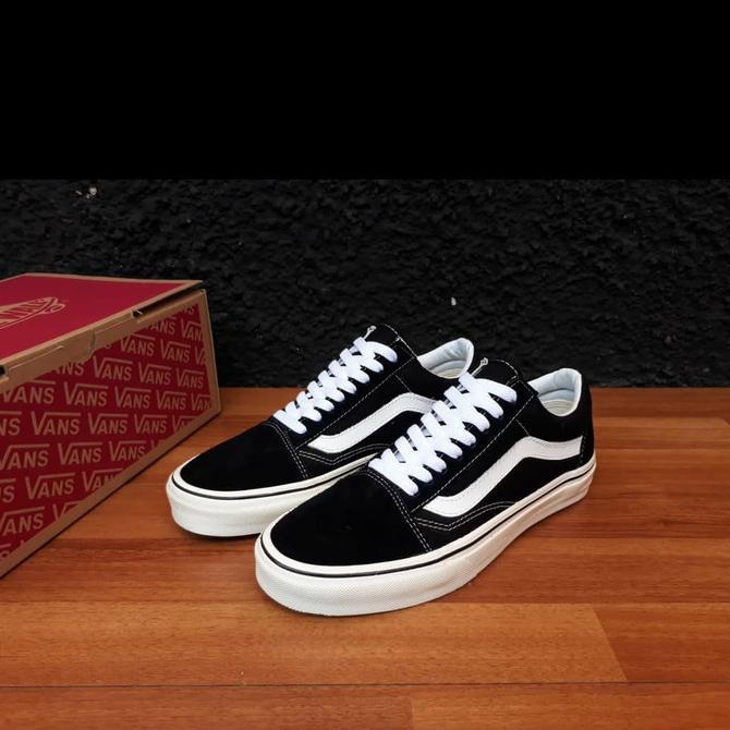 Sepatu Sneakers pria big size jumbo Vans old Skool classic. 44 45 46