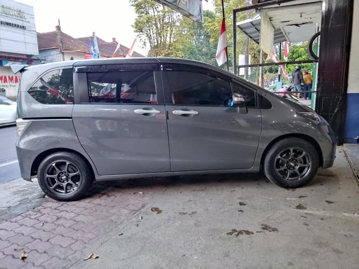 modifikasi velg mobil honda freed pakai velg hsr ring 16 sebunsuta