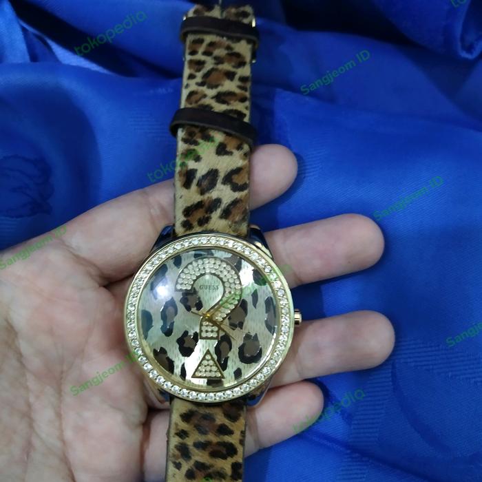 jam tangan wanita Guess leopard termasuk tempat jamnya Preloved