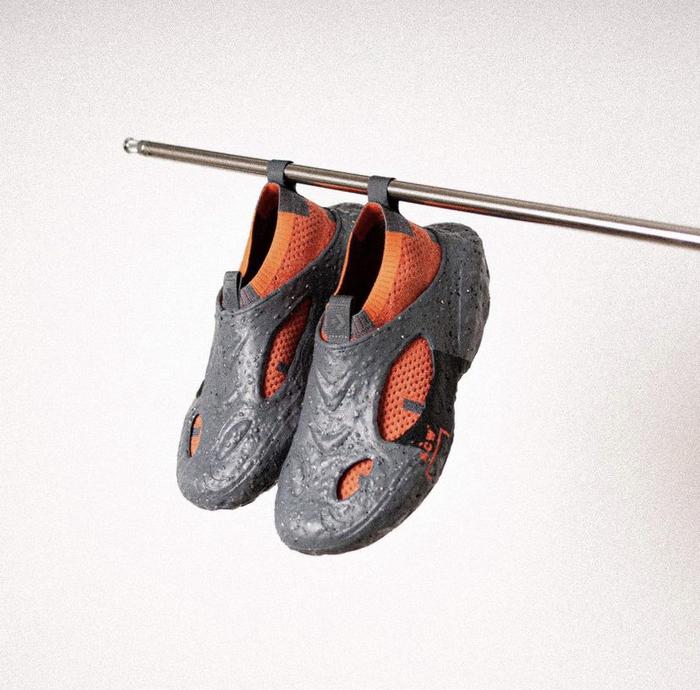 CONVERSE x A COLD WALL SPONGE CRATER