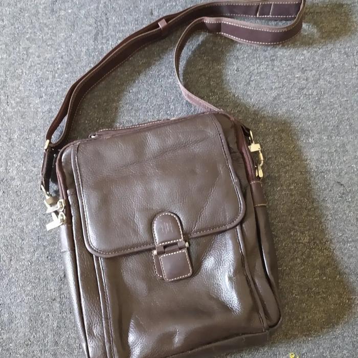 tas selempang pria daks