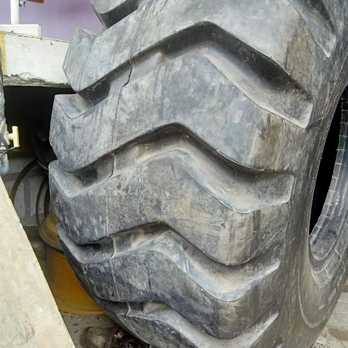 Ban loader 29.5-29 Baru gress Yokohama