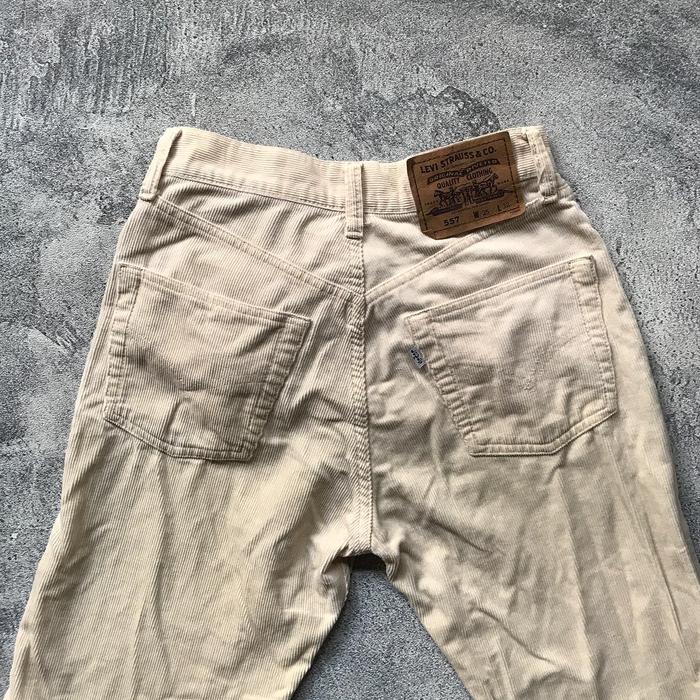 Celana Corduroy Levis