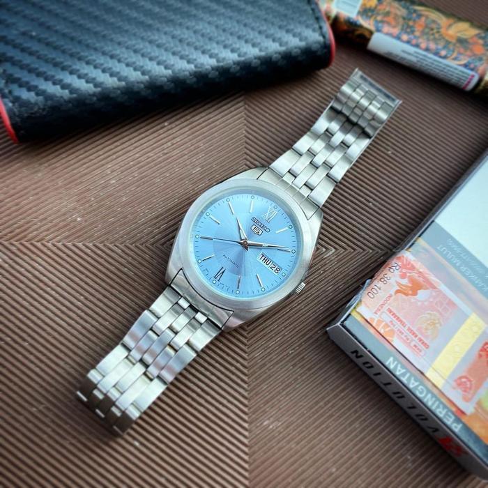 Jam tangan Seiko 5 ice blue Ref. SNXA05 cal. 7s26