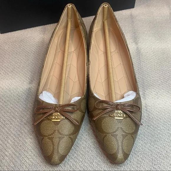 New In Box Sepatu Coach Annabel Signature Ballet Flat