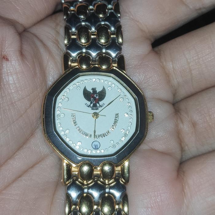 Jam tangan koleksi Istana Presiden Republik Indonesia Jean Pierrot 23k