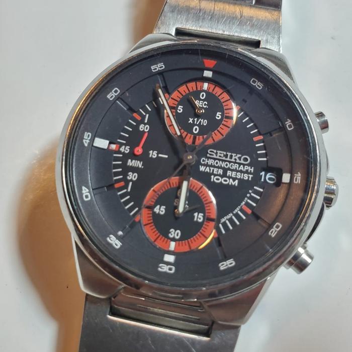Jam Tangan Pria SEIKO V657-OA10 QUARTZ CHRONOGRAPH (Preloved)