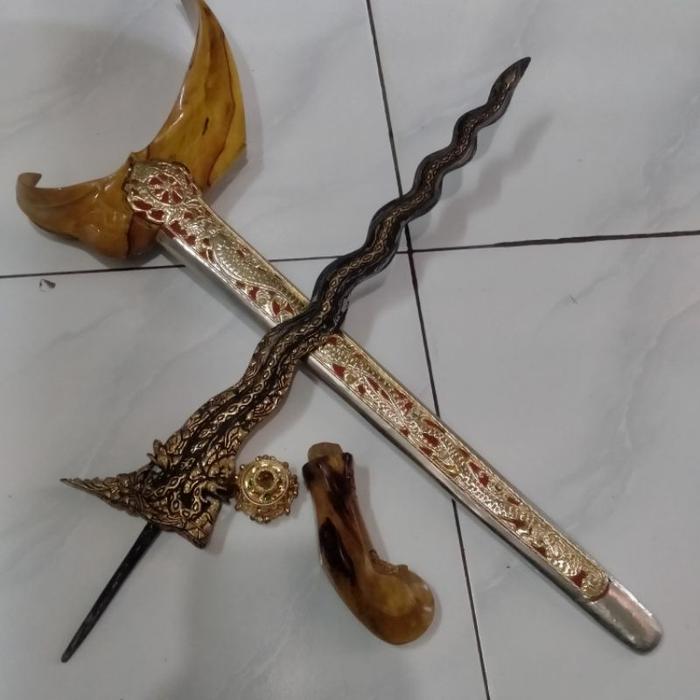 Keris Nogo Kembar Nogo Temanten Pamor Banyu Mili Kinatah Kamarogan