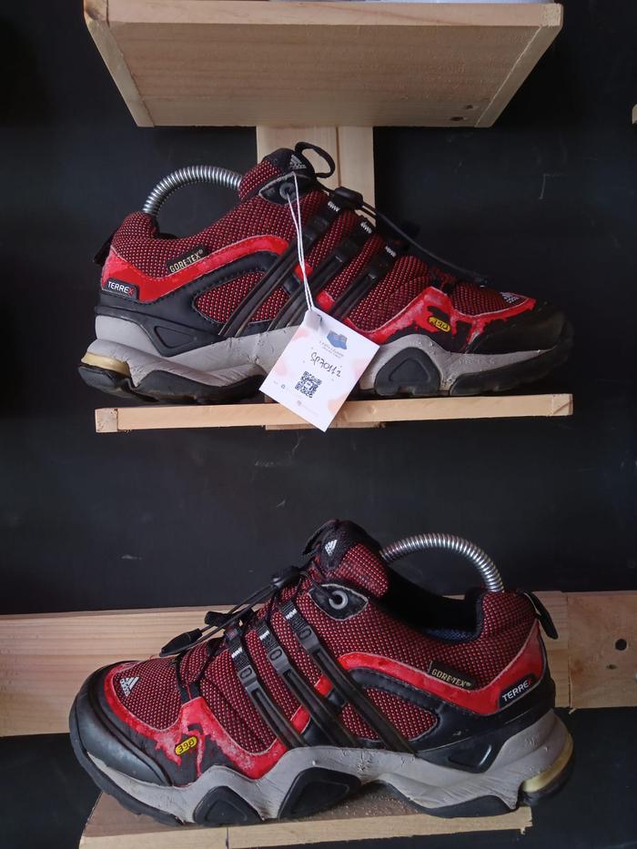 Sepatu Adidas Gore.tex Second Original
