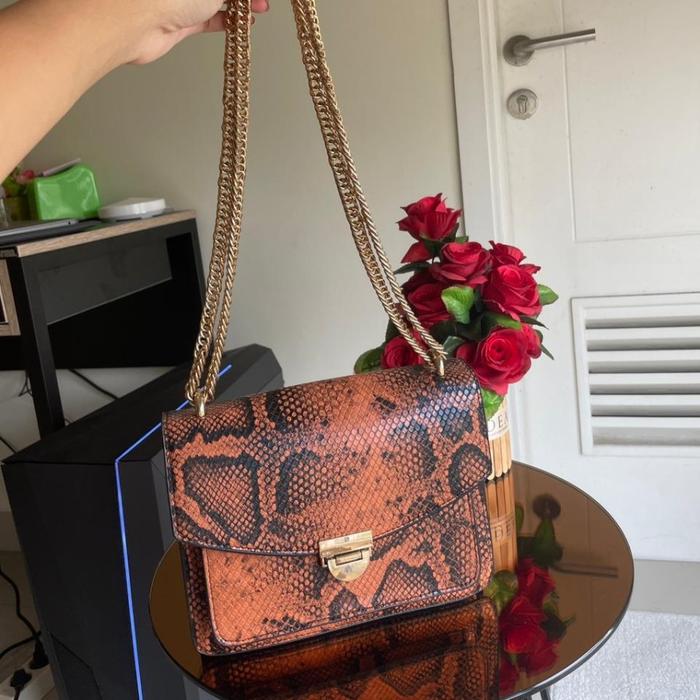 Mango Original Tas Wanita Sling Bag Motif Snake Skin Selempang Kondisi 98 Persen Seperti Baru Nego H