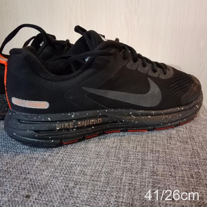 Air Zoom STRUKTUR 17