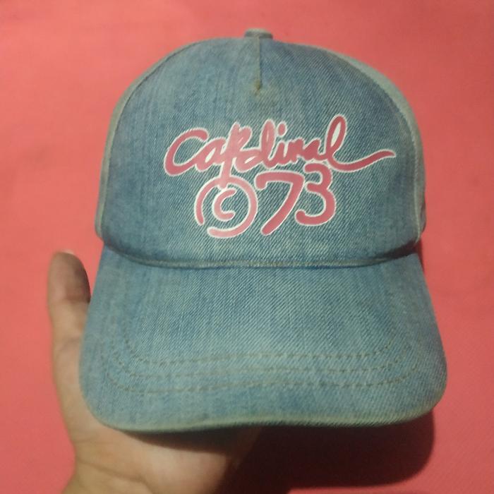 Thrifting Topi Denim Jeans Cardinal