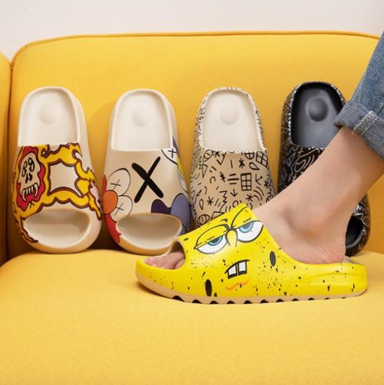 Sandal Yeezy Slide PREMIUM tebal ELMO KAWS KARAKTER Korea Empuk Ringan
