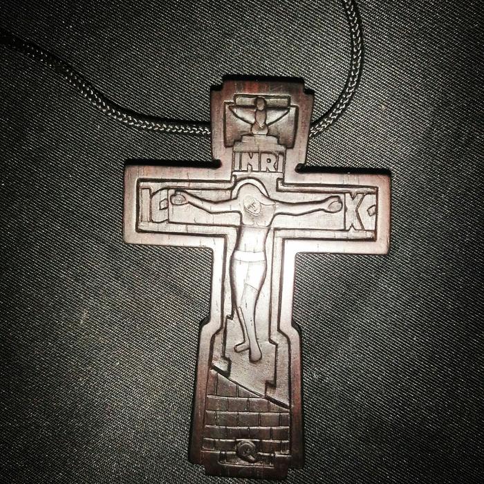 Kalung Langka Kayu Eboni Ukir Tangan Salib