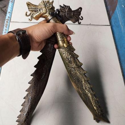 Koleksi Keris Kepala Naga Kuningan