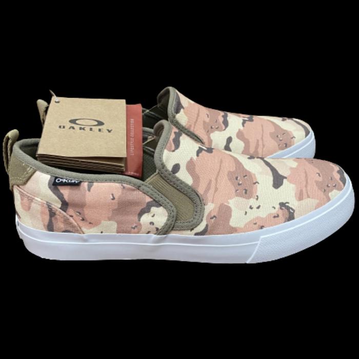 Oakley B1B Classic Slip On not vans DC NB globe emerica nike Shoes