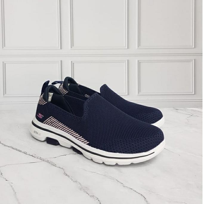 Skechers Go Walk 5 Prized for Women, Sepatu wanita Slip On Simple