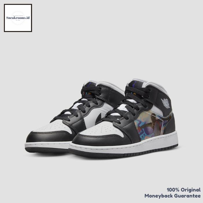 Sepatu Sneakers / Nike Air Jordan 1 Mid (GS) Hologram / Original